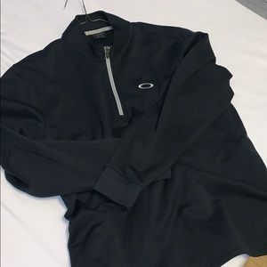 XL men’s black pullover
